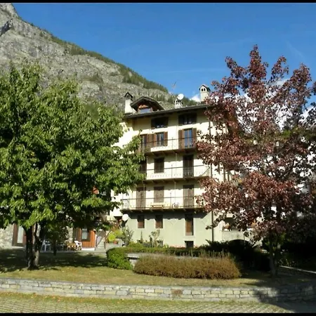 Affascinante Ai Piedi Dell'ovovia Apartment *